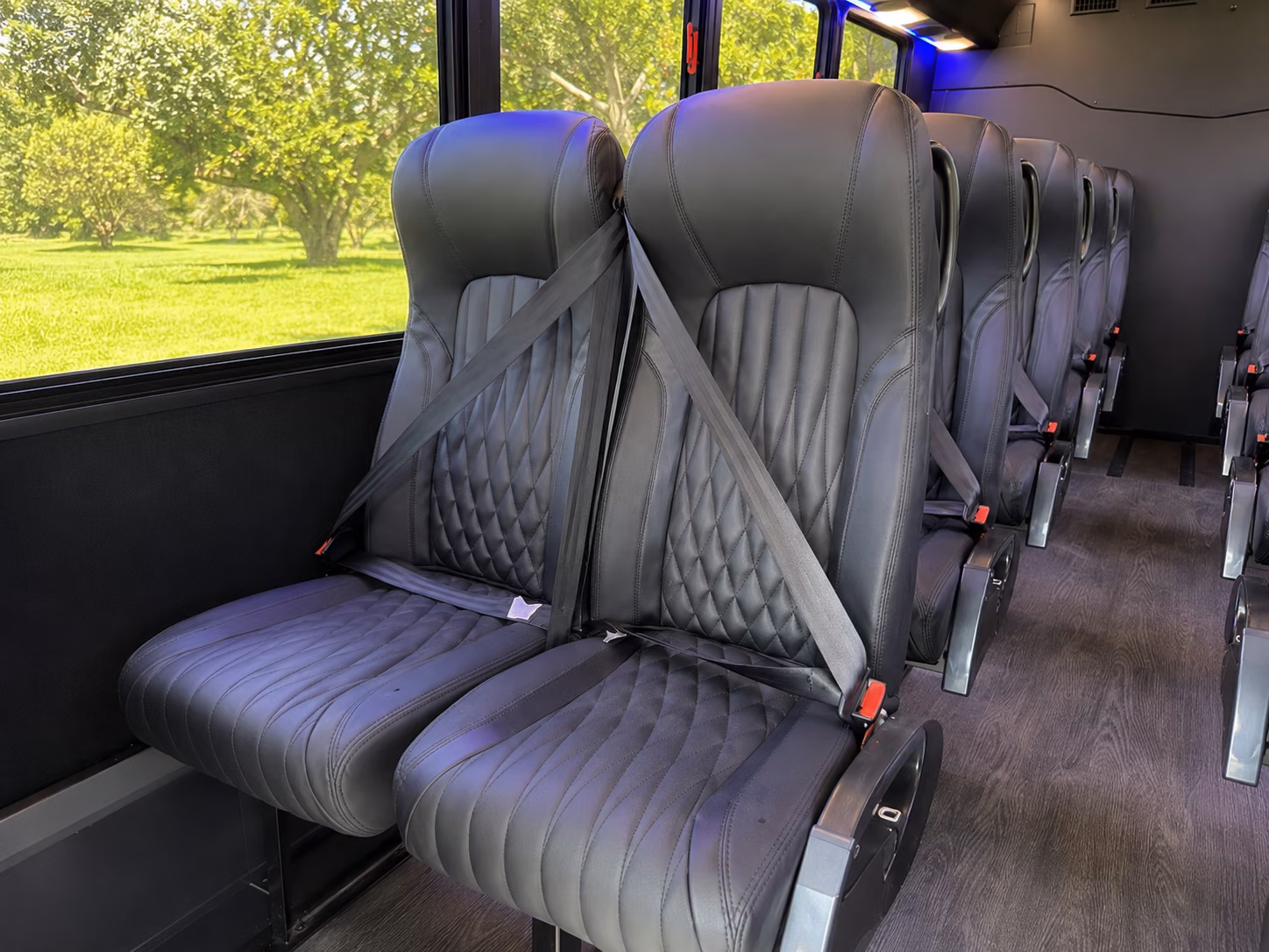 minibus rentals to san antonio winery and los angeles tasting rooms
